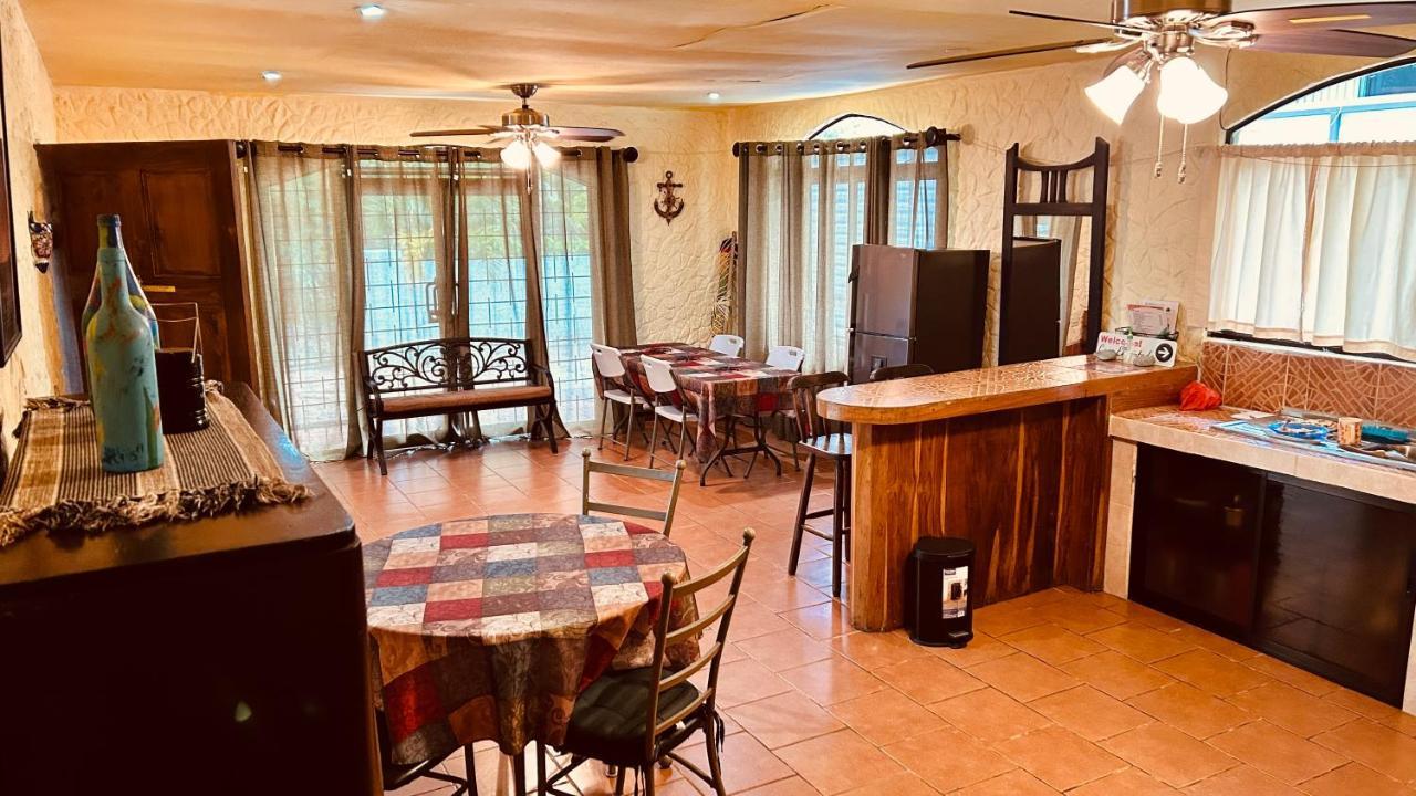 Casa Encantada Offers You Two-Bedroom House, 1 Tiny Apartment & 3 Double Rooms Manuel Antonio Exteriér fotografie