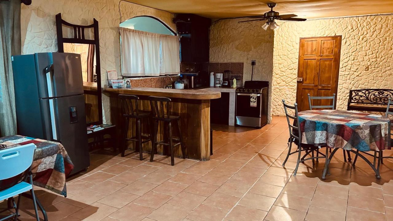 Casa Encantada Offers You Two-Bedroom House, 1 Tiny Apartment & 3 Double Rooms Manuel Antonio Exteriér fotografie