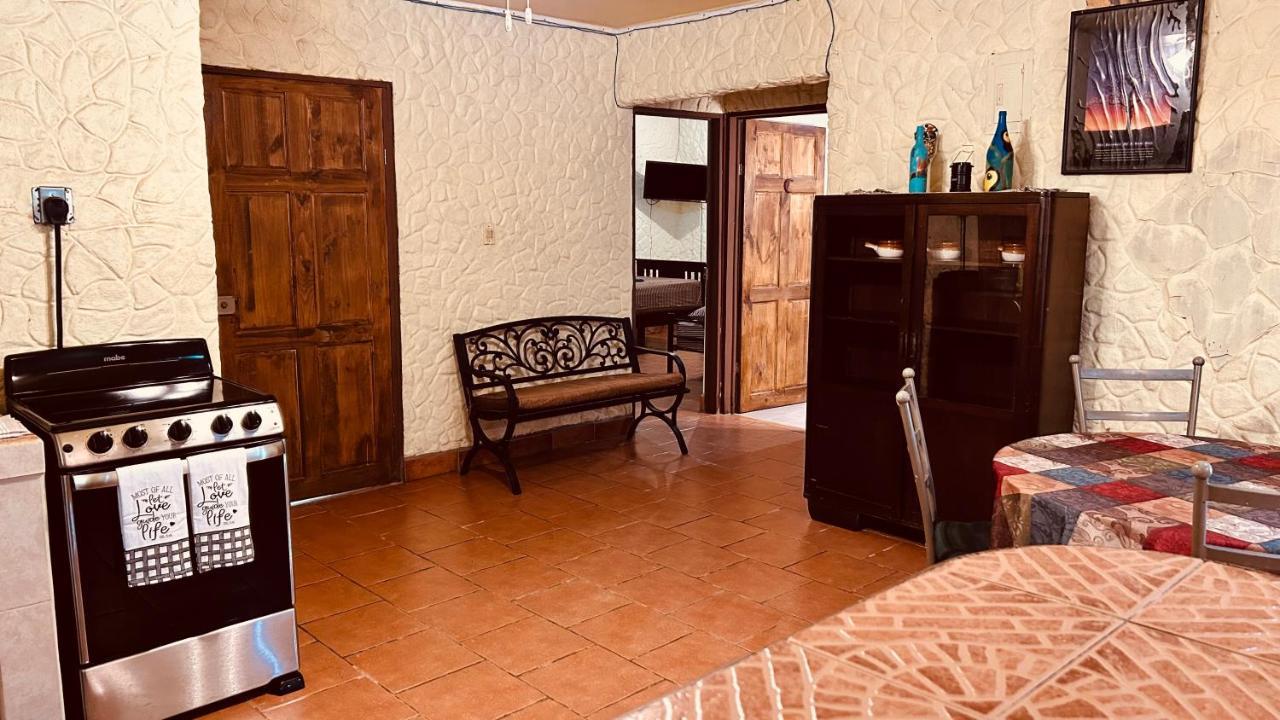 Casa Encantada Offers You Two-Bedroom House, 1 Tiny Apartment & 3 Double Rooms Manuel Antonio Exteriér fotografie