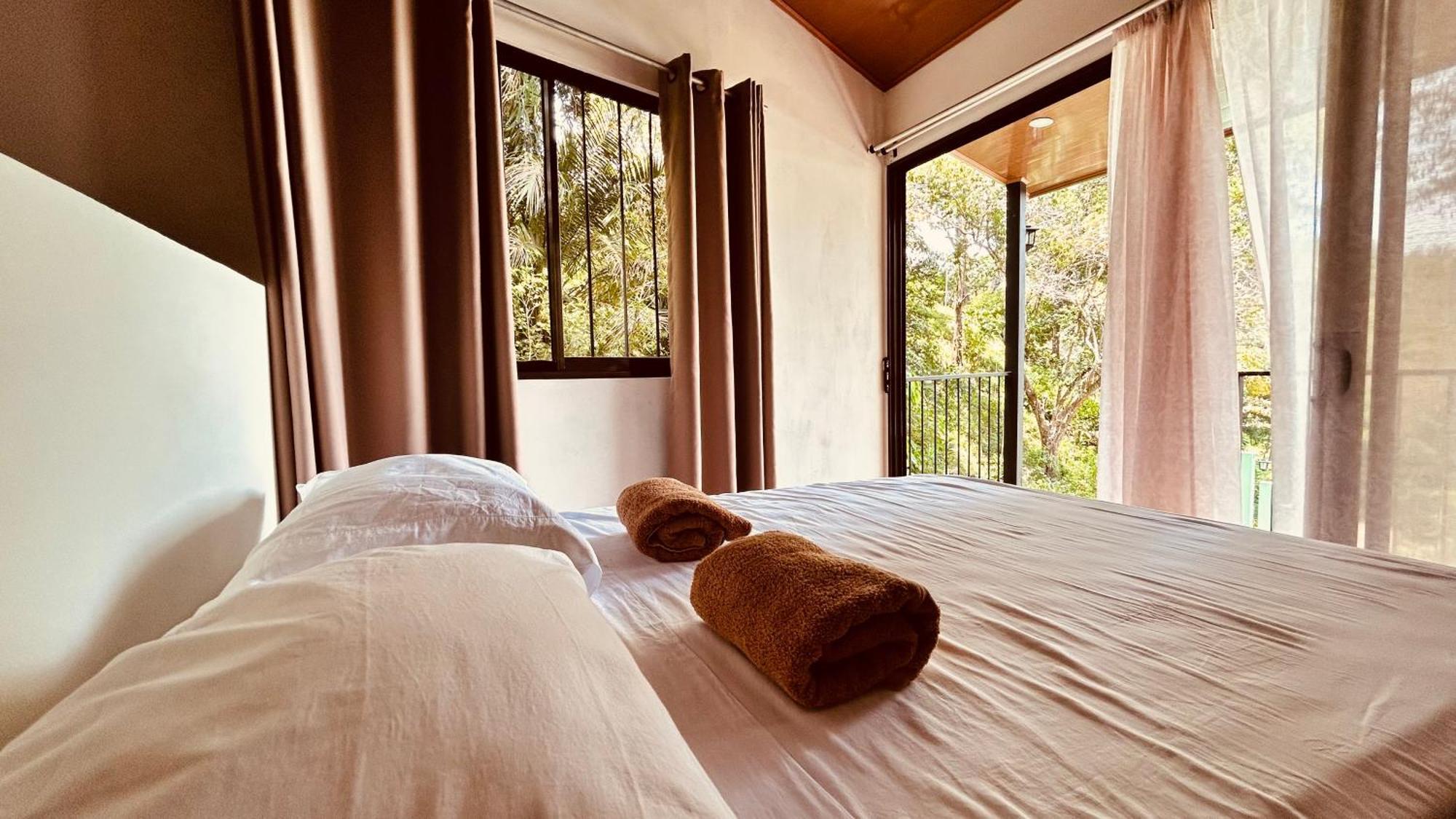 Casa Encantada Offers You Two-Bedroom House, 1 Tiny Apartment & 3 Double Rooms Manuel Antonio Exteriér fotografie