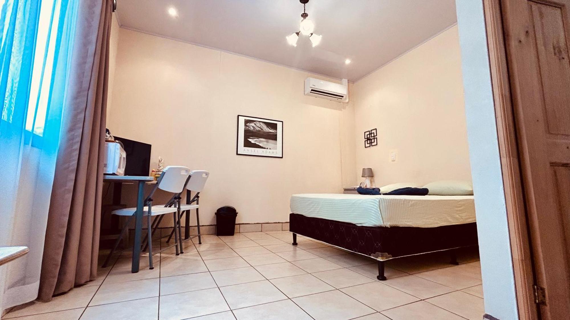 Casa Encantada Offers You Two-Bedroom House, 1 Tiny Apartment & 3 Double Rooms Manuel Antonio Exteriér fotografie